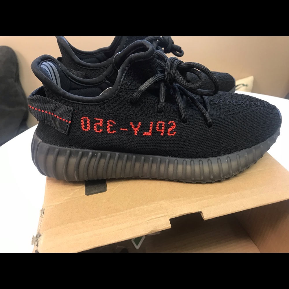 Yeezy boost Adidas black shoes 6.5 never worn